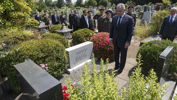 ショイグ国防相、東京でリヒャルト・ゾルゲの墓に献花 - Sputnik 日本