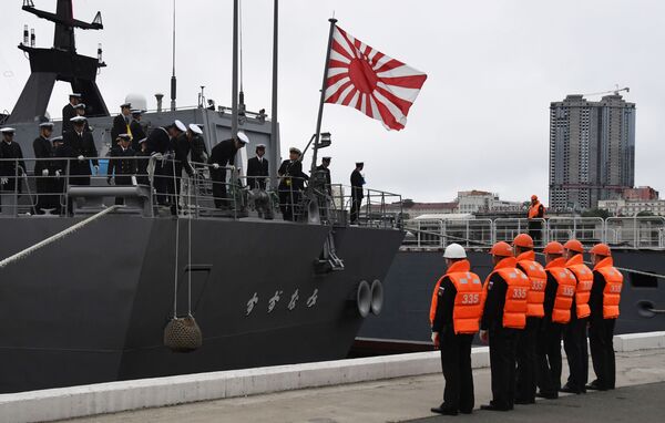 ウラジオストクに到着した、海上自衛隊の護衛艦「すずなみ」 - Sputnik 日本