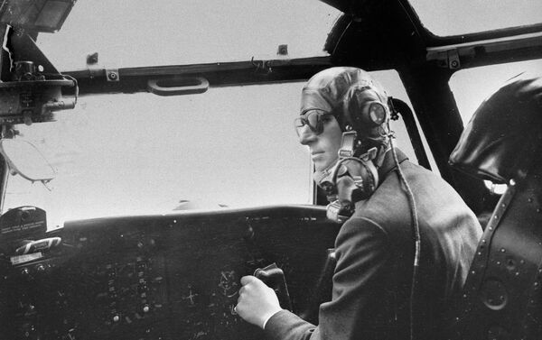 エジンバラ公、フィリップ殿下がブラックバーンの航空機を操縦 - Sputnik 日本