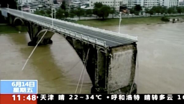 中国で橋が崩落　車２台が転落 - Sputnik 日本
