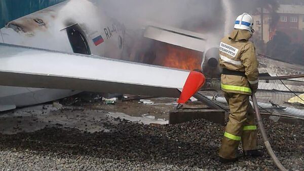 ロシア・ブリヤート共和国で旅客機が緊急着陸　パイロット２人が死亡【動画・写真】 - Sputnik 日本