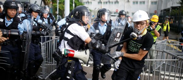 香港デモ 警察が催涙スプレーを使用 香港デモ 警察が催涙スプレーを使用 - Sputnik 日本