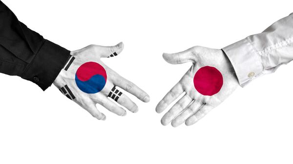 日本の旗と韓国の旗 - Sputnik 日本