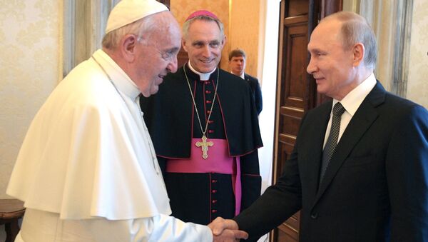プーチン大統領とローマ法王　バチカンでの会談後に贈り物を交換 - Sputnik 日本