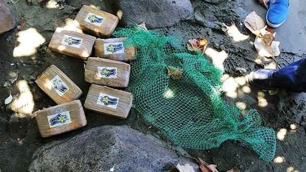 フィリピンの海岸　コカインの包みが投げ捨てられる - Sputnik 日本