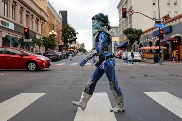 フェスティバルComic-Con International 2019開催中に横断歩道を渡るコスプレイヤー、米サンディエゴ フェスティバルComic-Con International 2019開催中に横断歩道を渡るコスプレイヤー、米サンディエゴ - Sputnik 日本