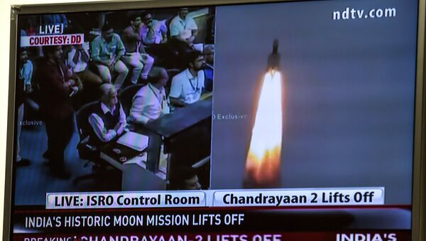 インド、無人月面探査機を打ち上げ　成功 - Sputnik 日本