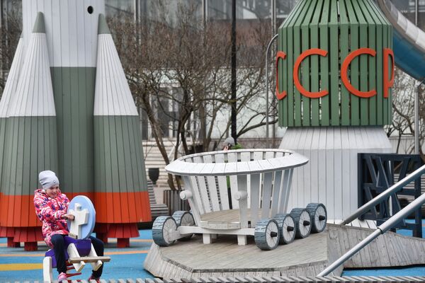 宇宙船のモデルが置かれている子どもの遊び場、モスクワ - Sputnik 日本
