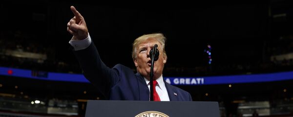 Президент США Дональд Трамп во время выступления перед сторонниками в Орландо, штат Флорида - Sputnik 日本
