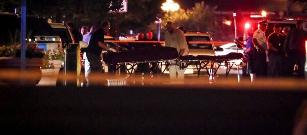 Транспортировка тел погибших вследствие стрельбы в Дейтоне  Транспортировка тел погибших вследствие стрельбы в Дейтоне  - Sputnik 日本