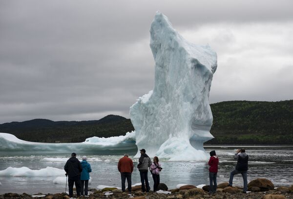 氷山の近くの観光客、ニューファンドランド島 - Sputnik 日本