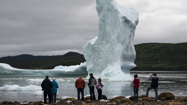 氷山の近くの観光客、ニューファンドランド島 - Sputnik 日本