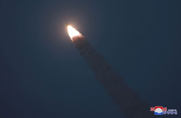 北朝鮮で実験中のミサイル発射 - Sputnik 日本