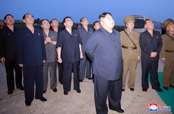 ミサイル発射時の金正恩・労働党委員長 - Sputnik 日本