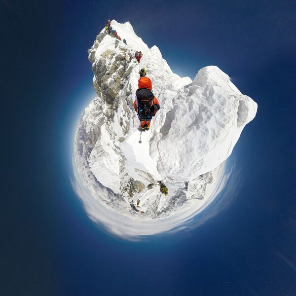 エベレストの頂上を目指すスイス人登山家、ネパール  - Sputnik 日本