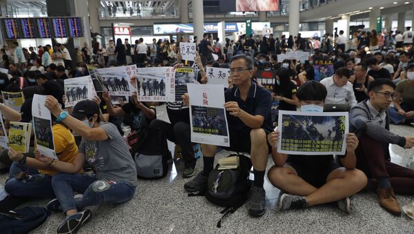 香港の抗議行動　空港を3日間占拠 - Sputnik 日本