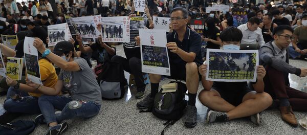 香港の抗議行動 空港を3日間占拠 香港の抗議行動 空港を3日間占拠 - Sputnik 日本