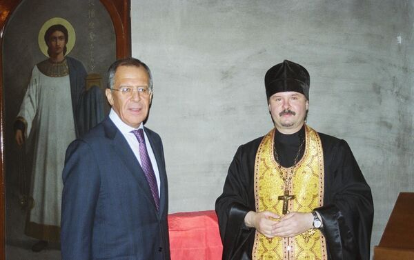 ロシアのセルゲイ・ラブロフ外相とニコライ神父 （2009 年） - Sputnik 日本