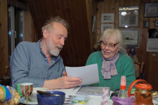 ロシアの「アニメーションの神様」の深部に迫るドキュメンタリー 日本人アニメ作家がノルシュテインの新作品『外套』を40年近く待つ理由とは ロシアの「アニメーションの神様」の深部に迫るドキュメンタリー 日本人アニメ作家がノルシュテインの新作品『外套』を40年近く待つ理由とは - Sputnik 日本