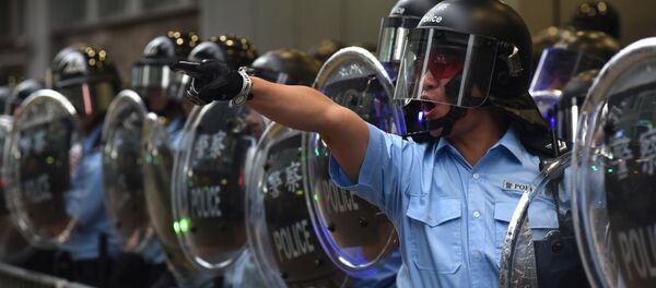 香港の抗議行動での警察官ら 香港の抗議行動での警察官ら - Sputnik 日本