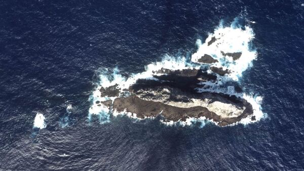 Аэрофотосъемка аттола Taisyoujima, входящего в состав спорных островов Сенкаку в Восточно-Китайском море - Sputnik 日本
