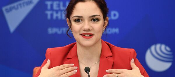 П/к президента ОКР С. Позднякова и фигуристки Е. Медведевой П/к президента ОКР С. Позднякова и фигуристки Е. Медведевой - Sputnik 日本