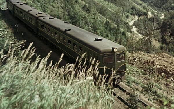 ユジノ・サハリンスクからホルムスクを往来する鉄道路線(アーカイブ写真） - Sputnik 日本