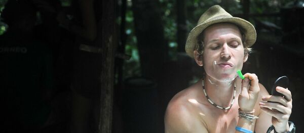 ひげをきれいに剃った男性 - Sputnik 日本