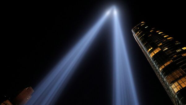 ニューヨークの空に2つの光線　9・11追悼【写真】 - Sputnik 日本