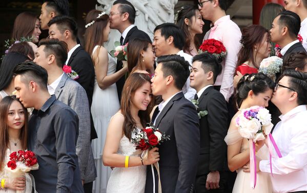 集団結婚式の若者たち　マレーシア　クアラ・ルンプル - Sputnik 日本