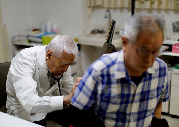 86歳で現役ラガーの永山隆一さん　患者を診察　 東京 - Sputnik 日本