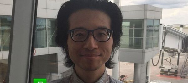 シェレメチエヴォ空港に住み着いた日本人ジャーナリスト：「米国式のウソをつくのに疲れた」 - Sputnik 日本