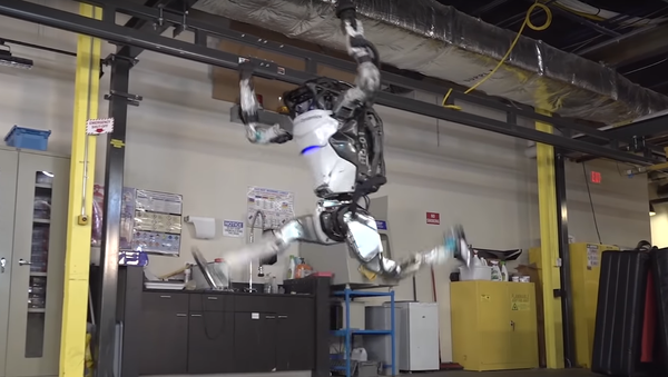 ロボットが奇跡のパルクール　ボストン・ダイナミクスの新「アトラス」はプロの体操選手レベル - Sputnik 日本