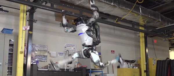 ロボットが奇跡のパルクール ボストン・ダイナミクスの新「アトラス」はプロの体操選手レベル ロボットが奇跡のパルクール ボストン・ダイナミクスの新「アトラス」はプロの体操選手レベル - Sputnik 日本