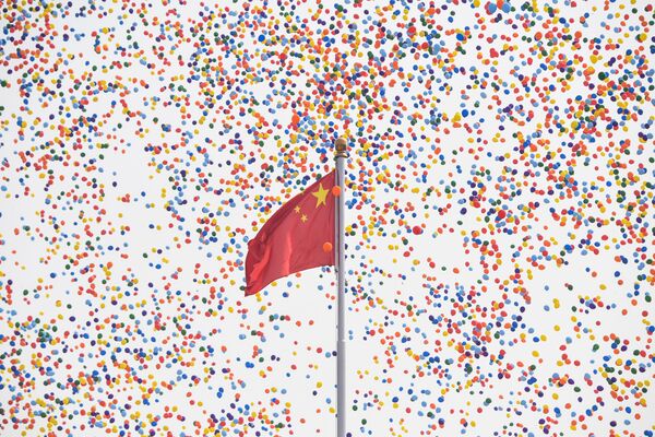 軍事パレードの最後では北京の空高く風船が飛ばされた - Sputnik 日本