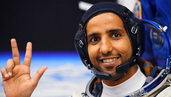 アラブ首長国連邦（UAE）の初の宇宙飛行士ハザ・アリ・マンスーリ氏 - Sputnik 日本
