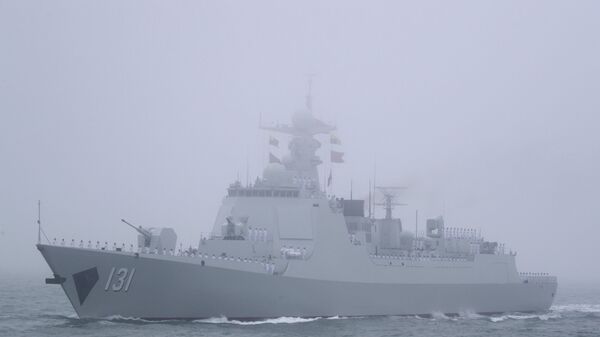 Ракетный эсминец типа 052D Тайюань ВМФ КНР на военно-морском параде недалеко от Циндао, Китай - Sputnik 日本
