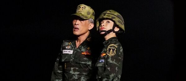 タイ国王、王妃と別の「高貴な配偶者」の称号と軍の階級を剥奪 不誠実なふるまいが理由 タイ国王、王妃と別の「高貴な配偶者」の称号と軍の階級を剥奪 不誠実なふるまいが理由 - Sputnik 日本