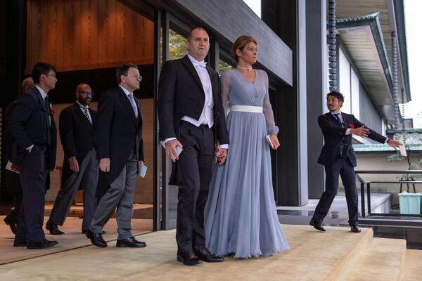 ブルガリアのルメン・ラデフ大統領とその夫人　セレモニー出席後　 - Sputnik 日本