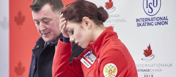 Российская фигуристка Евгения Медведева и ее тренер Брайан Орсер на соревнованиях 2019 Skate Canada International ISU Grand Prix в Келоуне, Канада Российская фигуристка Евгения Медведева и ее тренер Брайан Орсер на соревнованиях 2019 Skate Canada International ISU Grand Prix в Келоуне, Канада - Sputnik 日本