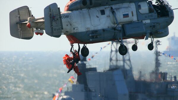 Морской поисково-спасательный вертолет Ка-27ПС во время генеральной репетиции парада, посвященного Дню Военно-морского флота РФ в Балтийске - Sputnik 日本