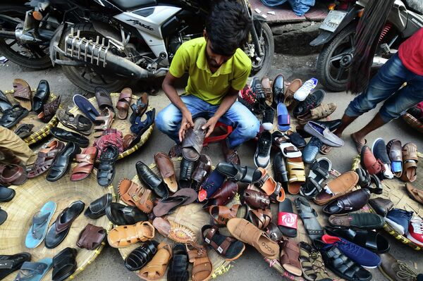 道で靴を売る人　ダッカ（バングラデシュ） - Sputnik 日本