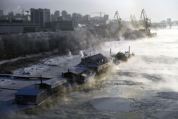 凍りつくオビ川　ロシアのノヴォシビルスク - Sputnik 日本
