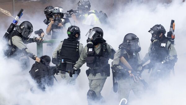 香港警察、再びデモに対して催涙ガス使用　【動画】 - Sputnik 日本