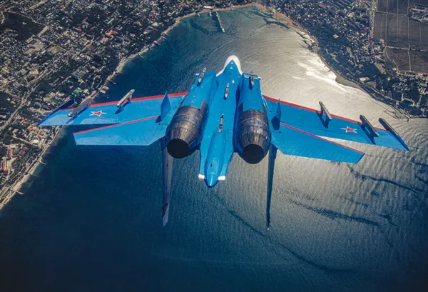 多目的・全天候型重戦闘機Su-27とロシア最優秀パイロット集団「ロシアの勇士たち」 多目的・全天候型重戦闘機Su-27とロシア最優秀パイロット集団「ロシアの勇士たち」 - Sputnik 日本
