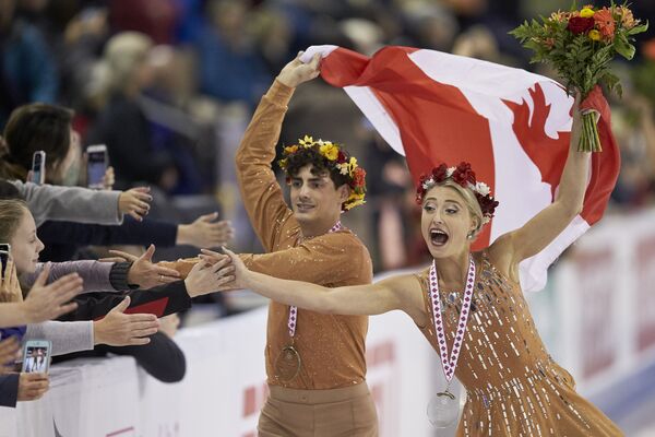 第2戦カナダ大会　金メダルを受賞したカナダ代表のパイパー・ギレス選手とポール・ポワリエ選手  - Sputnik 日本