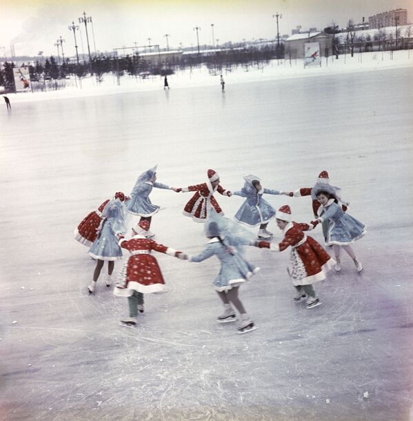フィギュアスケート専門学校の子ら　1966年　モスクワのルジニキ・スケートリンク - Sputnik 日本