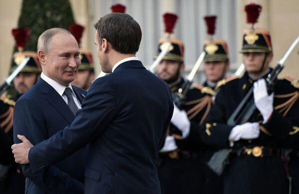 プーチン露大統領とマクロン仏大統領、エリゼ宮殿での会合にて - Sputnik 日本