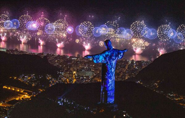 ブラジルのリオデジャネイロにて　新年のコルコバードのキリスト像 - Sputnik 日本
