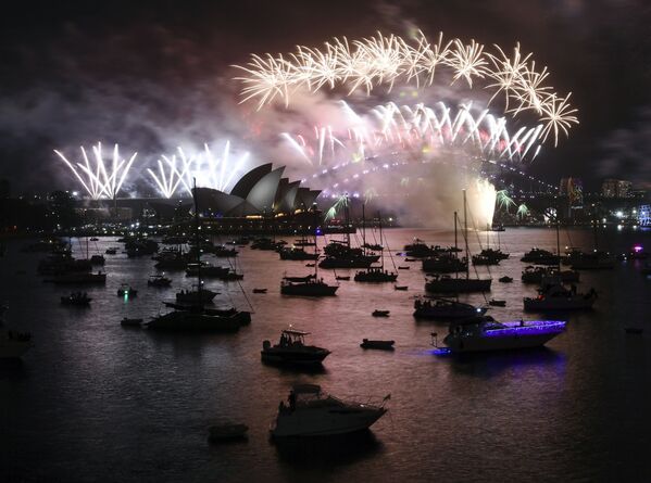 オーストラリアのシドニーにて　港湾で打ち上げられる新年の花火　 - Sputnik 日本